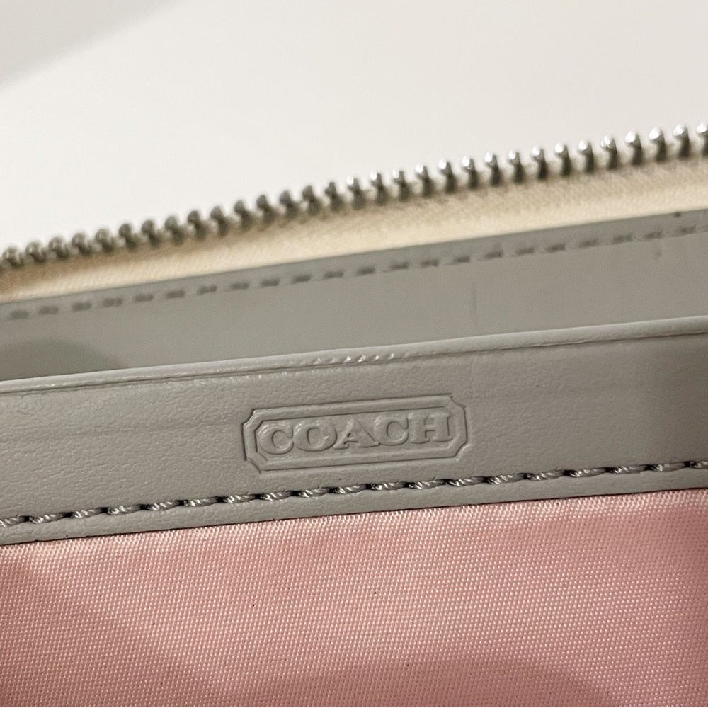 Coach off white and silver leather long zip wallet - Picture 9 of 11